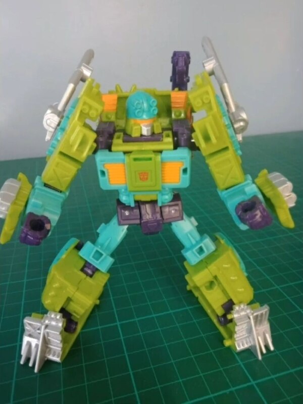 In Hand Image Of Transformers Legacy Evolution Tow Line Weaponizer  (19 of 21)